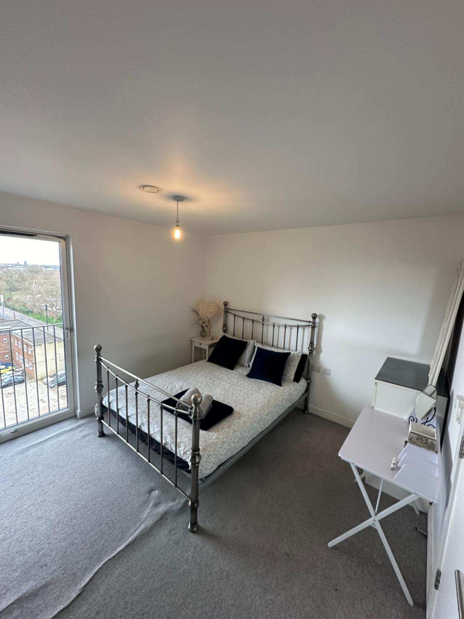 Luxury 3 Bedroom Flat In Stratford, Londres