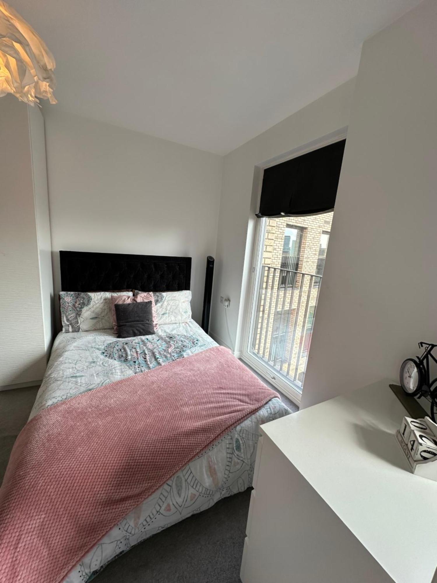 Luxury 3 Bedroom Flat In Stratford, Londres