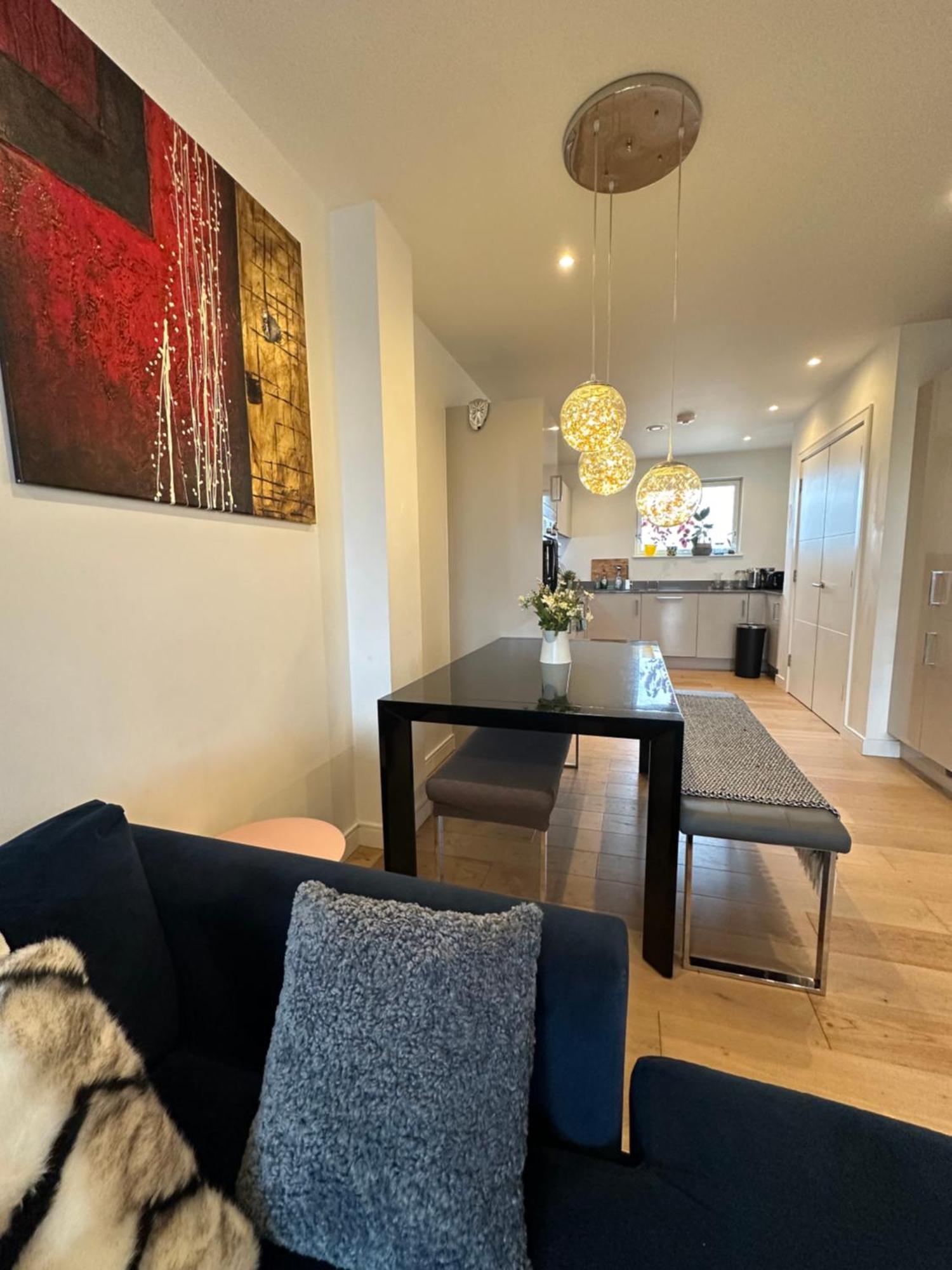 Luxury 3 Bedroom Flat In Stratford, Londres