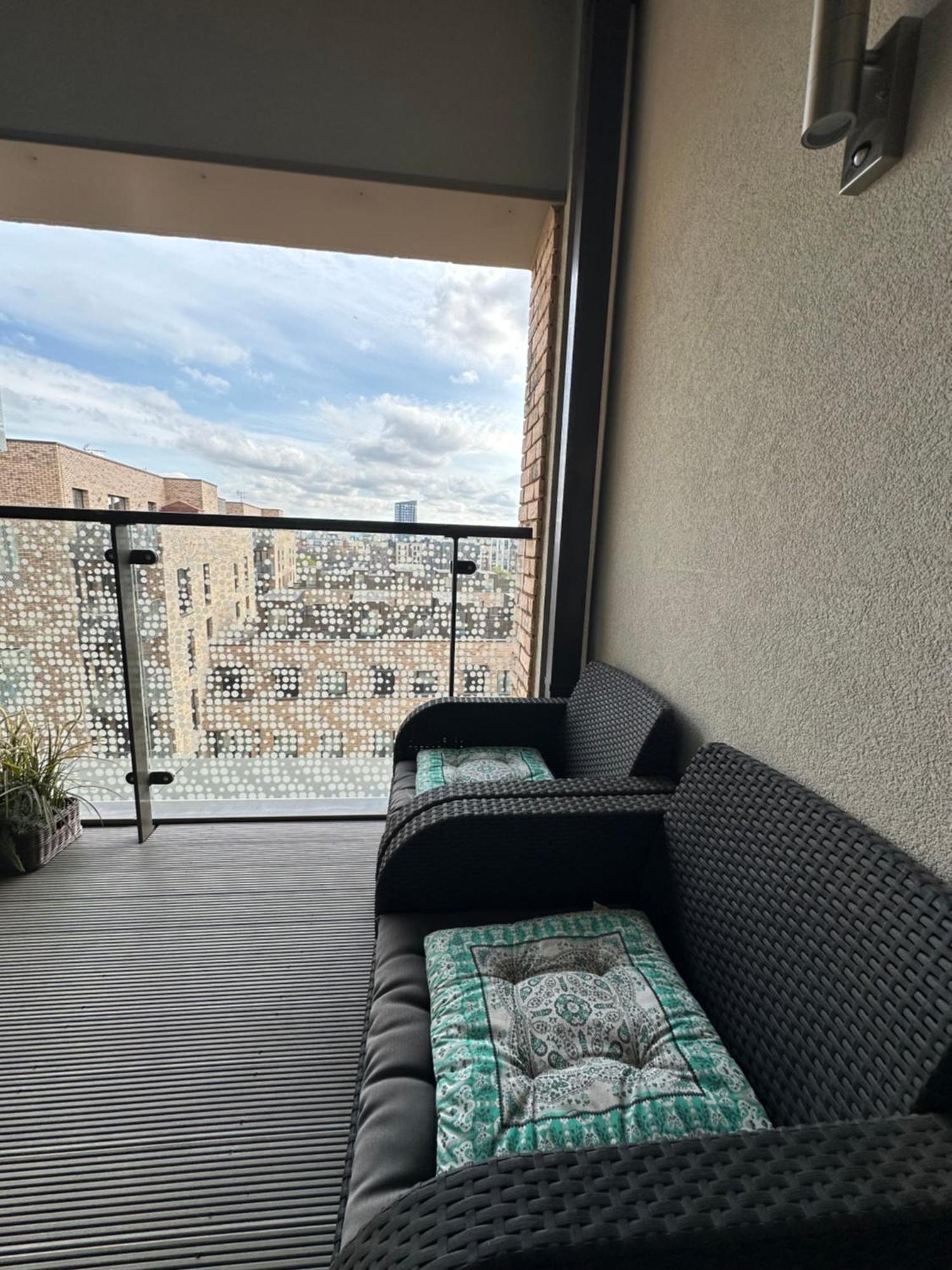 Luxury 3 Bedroom Flat In Stratford, Londres