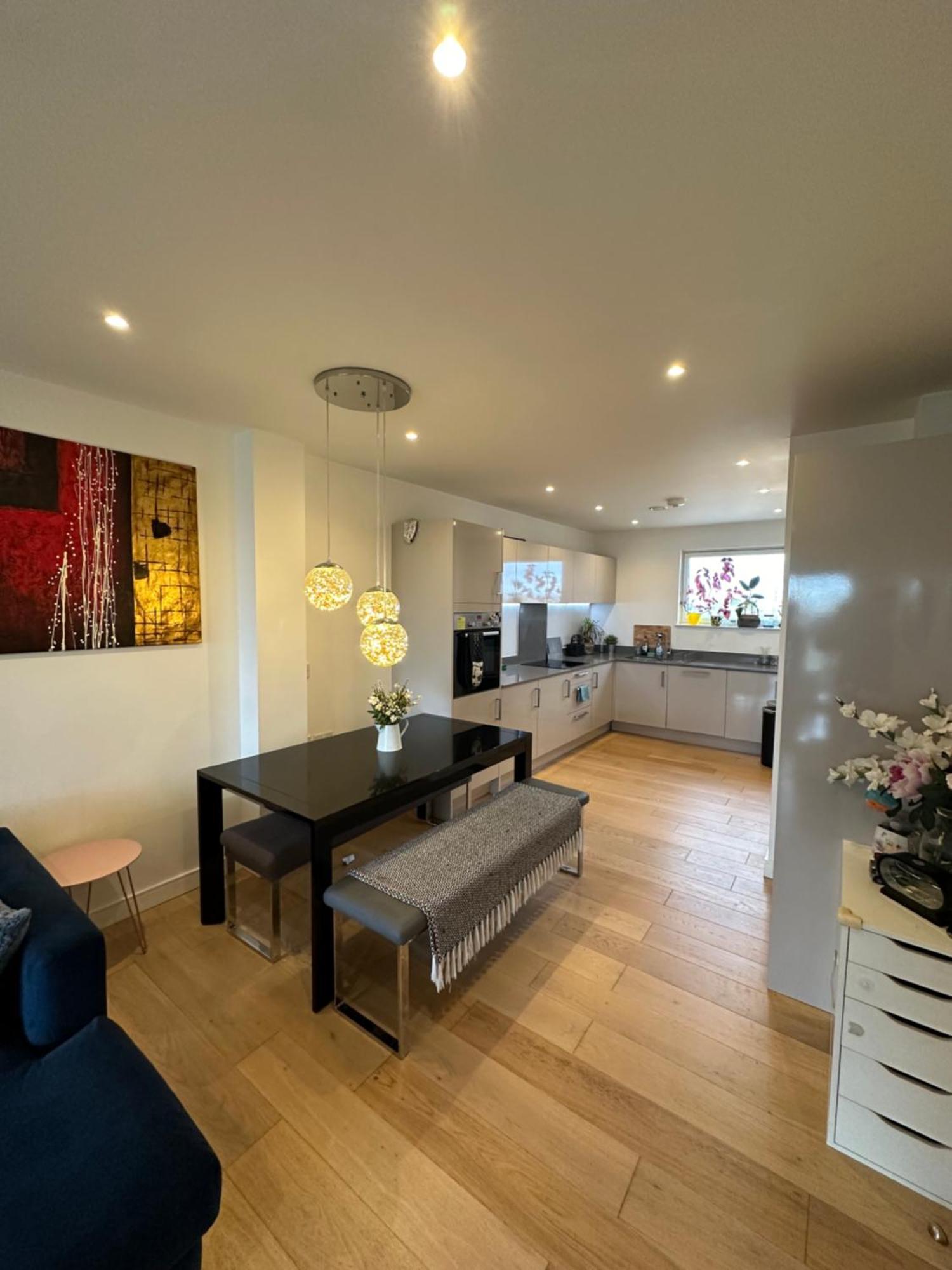 Luxury 3 Bedroom Flat In Stratford, * Londres