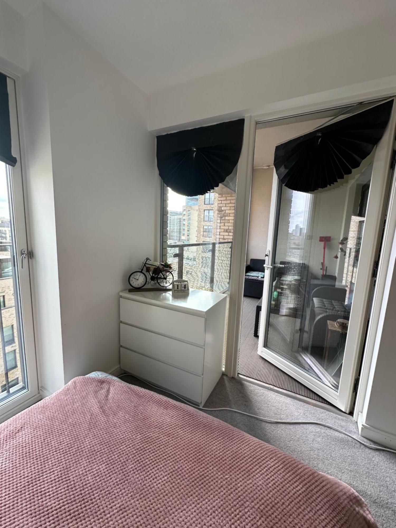 Luxury 3 Bedroom Flat In Stratford, * Londres