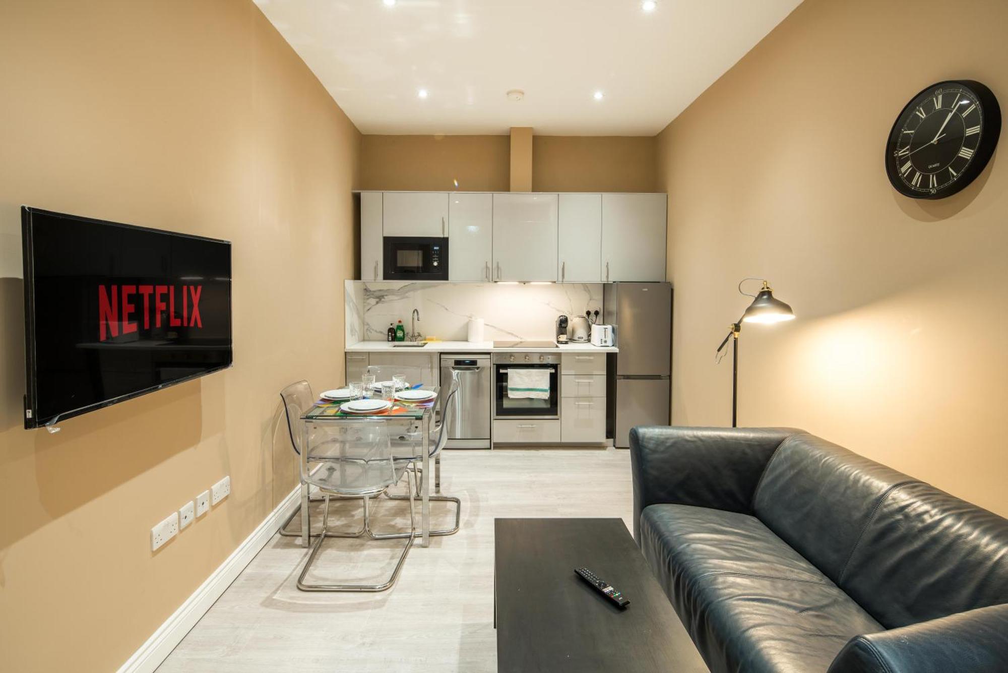 Kensington Courtyard Apartment London