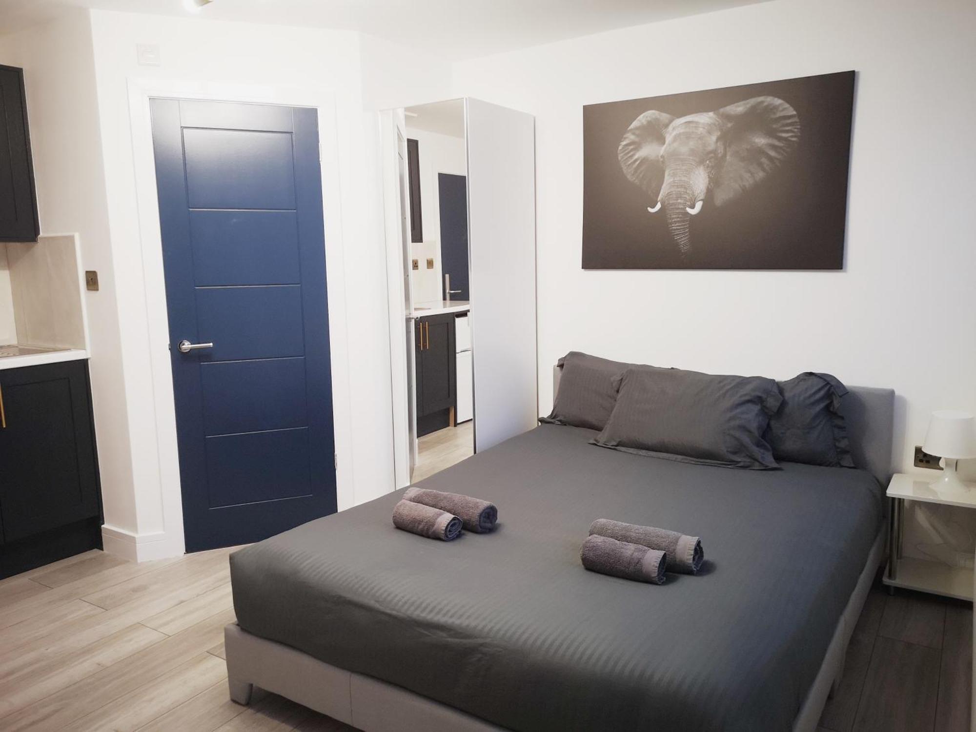 Stylish Minutes Away From Wembley Appartement *