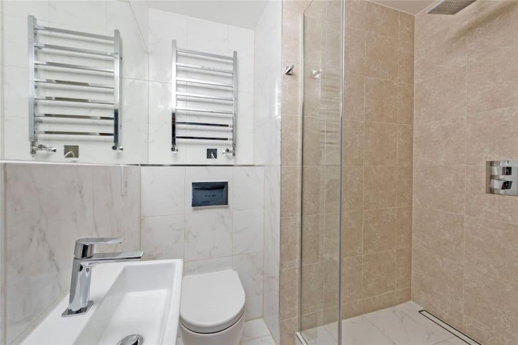Flat Unlisted * London