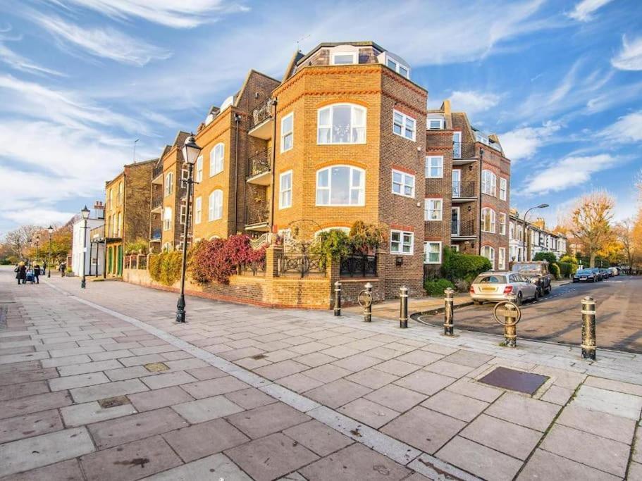 Flat Unlisted Apartment