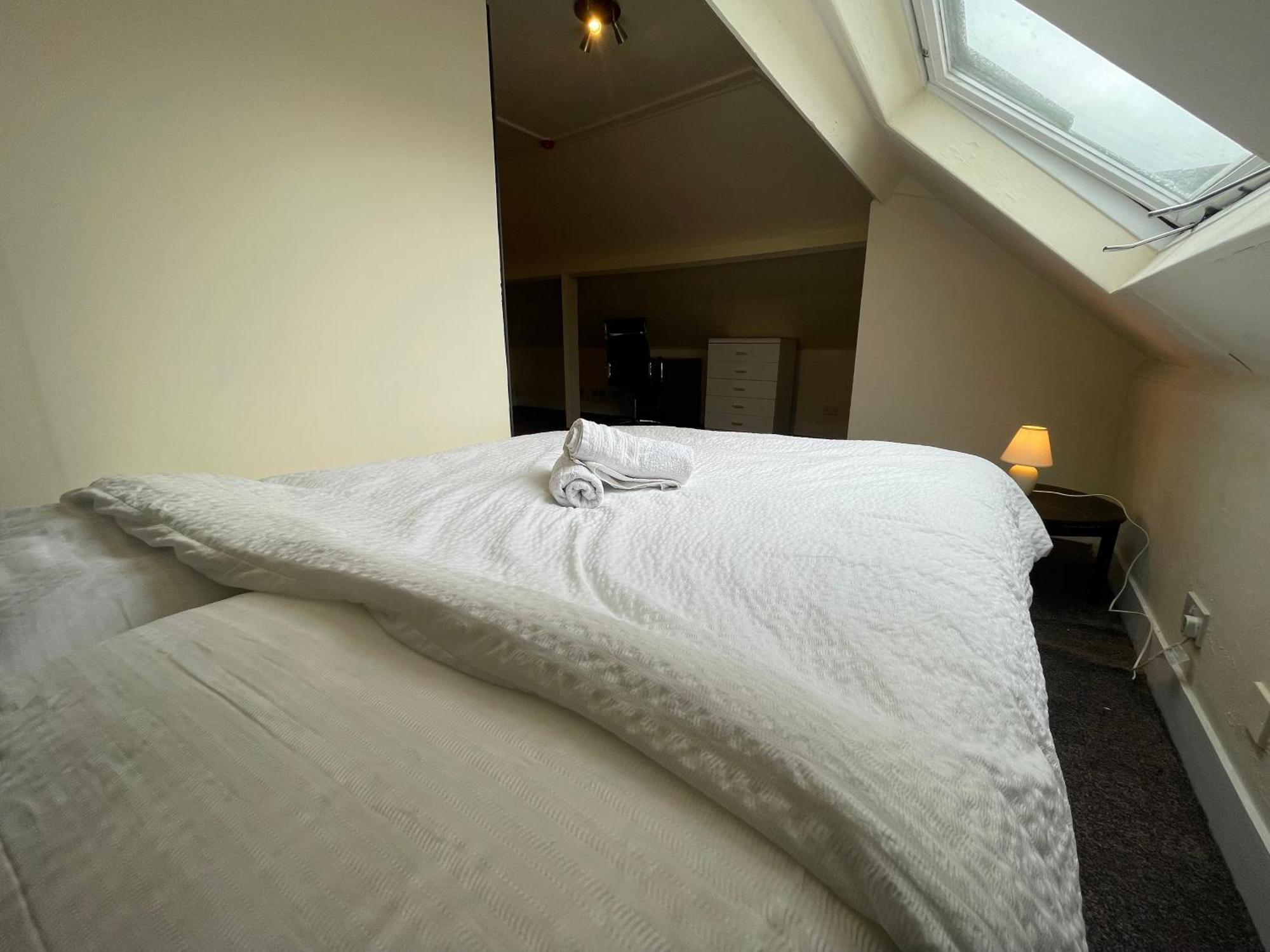 With Private Bathroom And Shared Kitchen Accommodatie bij particulieren Londen