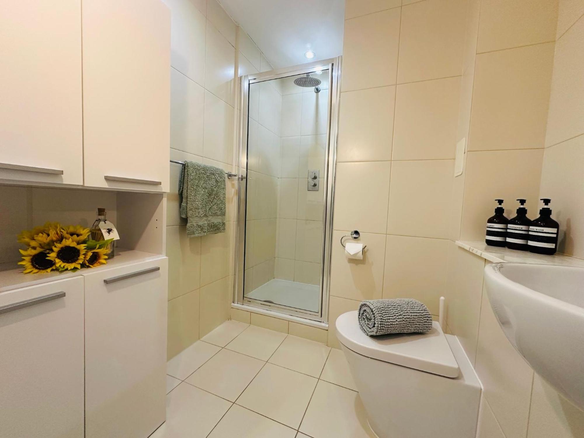 Stylish, Modern In Apartamento *