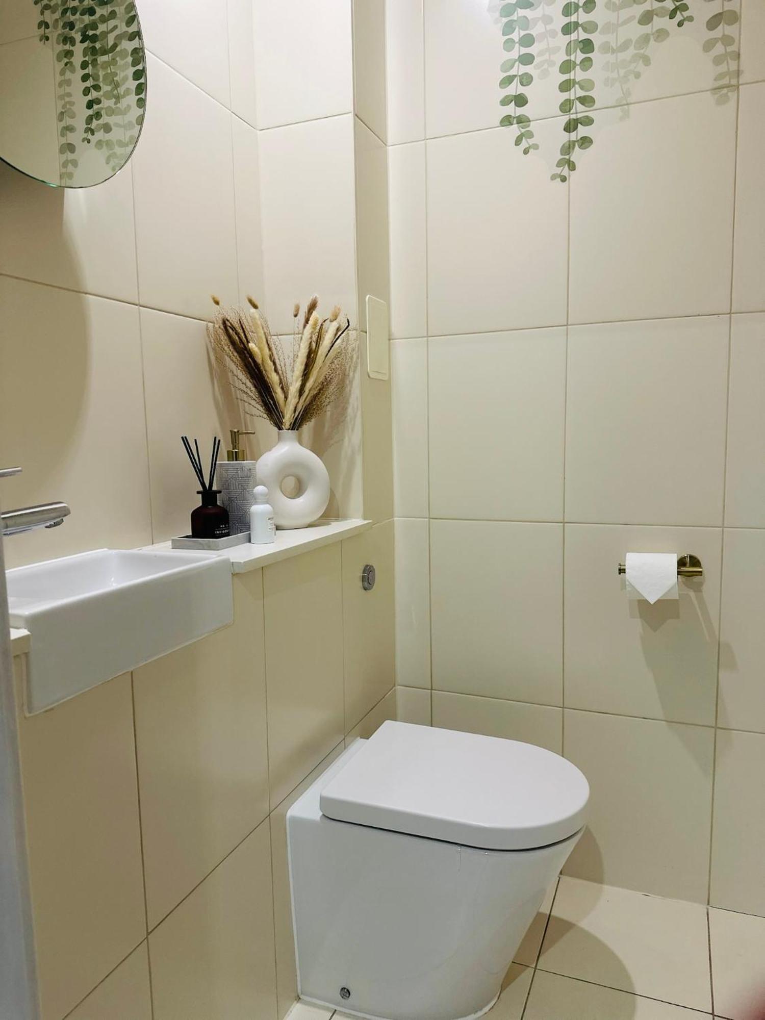 Stylish, Modern In Apartamento *