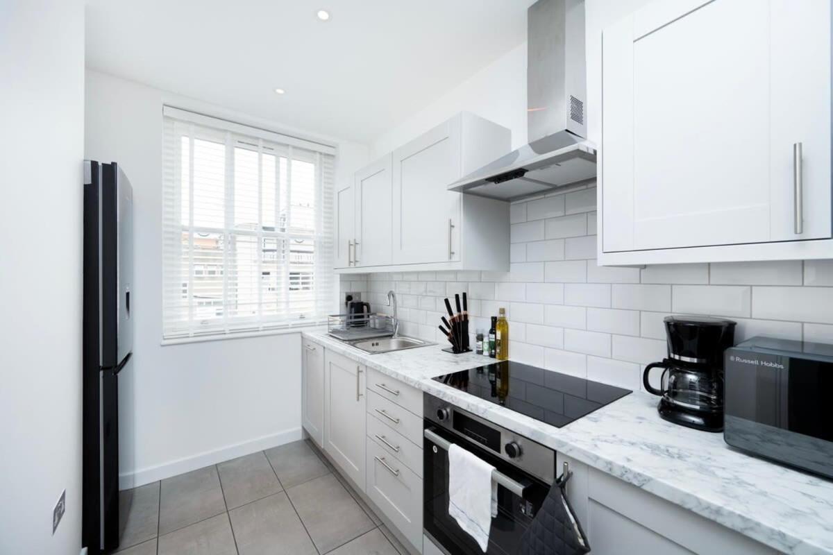 Stylish 3br Flat In The Heart Of Soho Londres