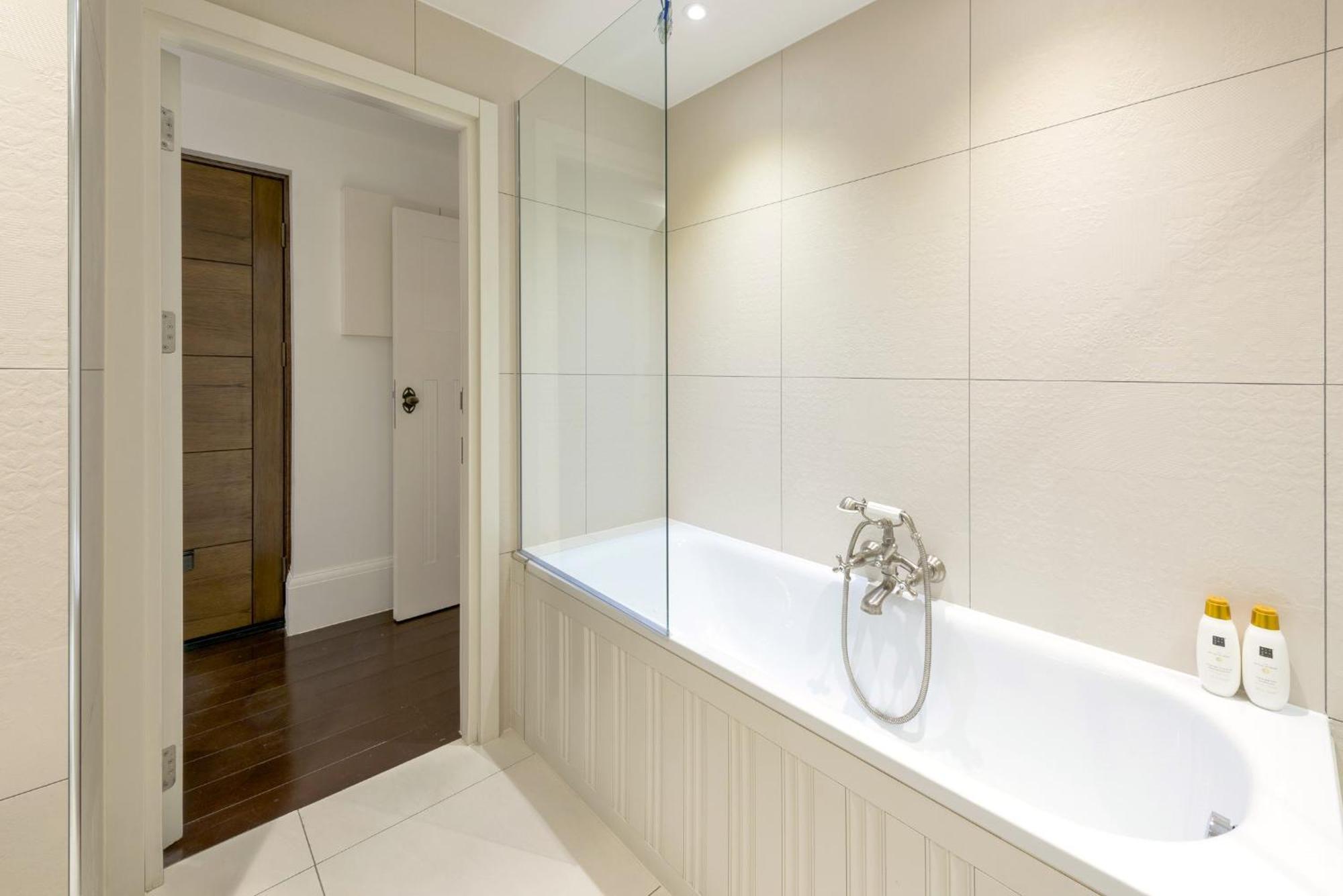 A2bstays Fitzrovia London