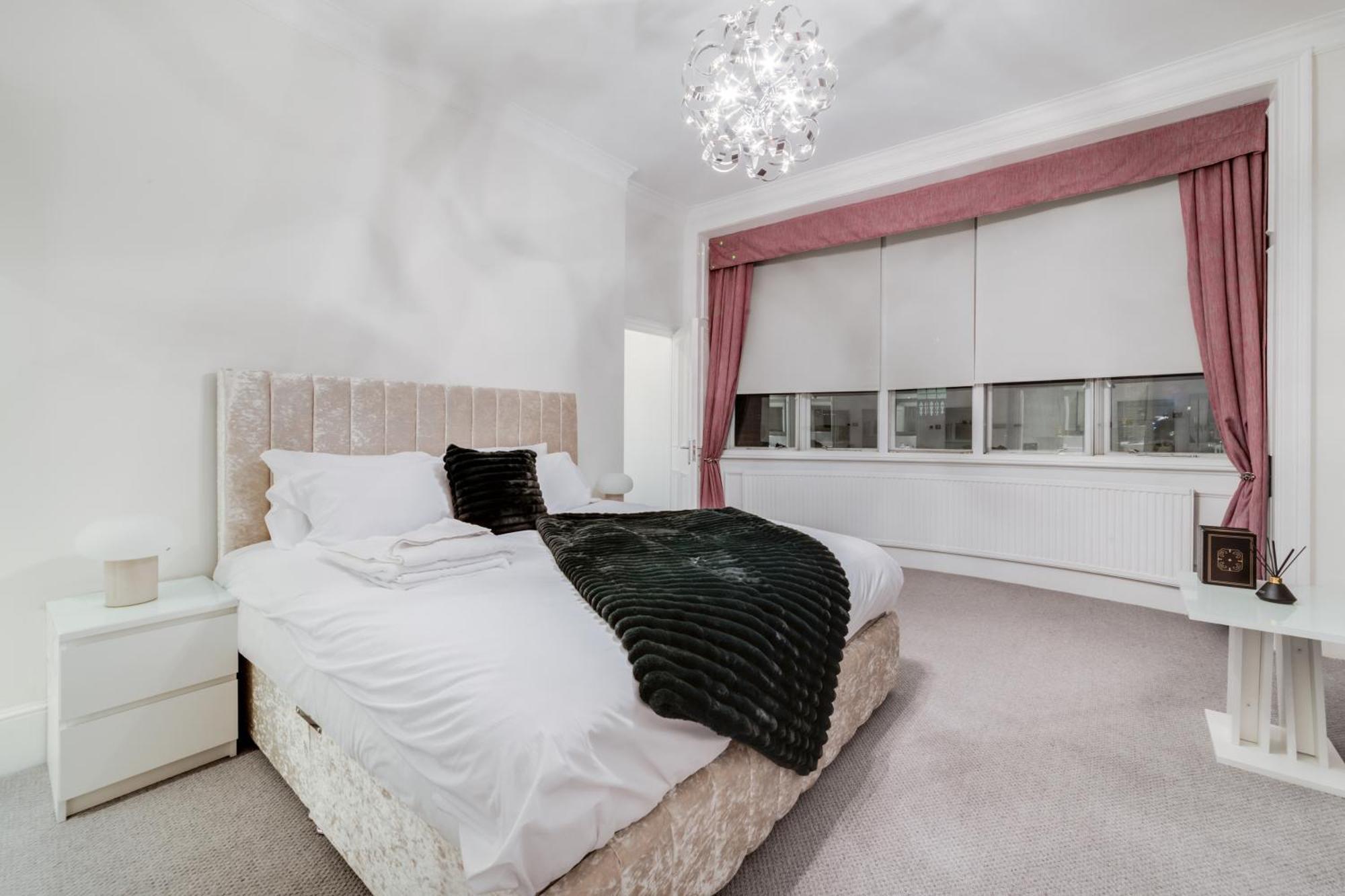 Luxury 3 Bedroom Duplex With Pool Table - 4hs Appartement *