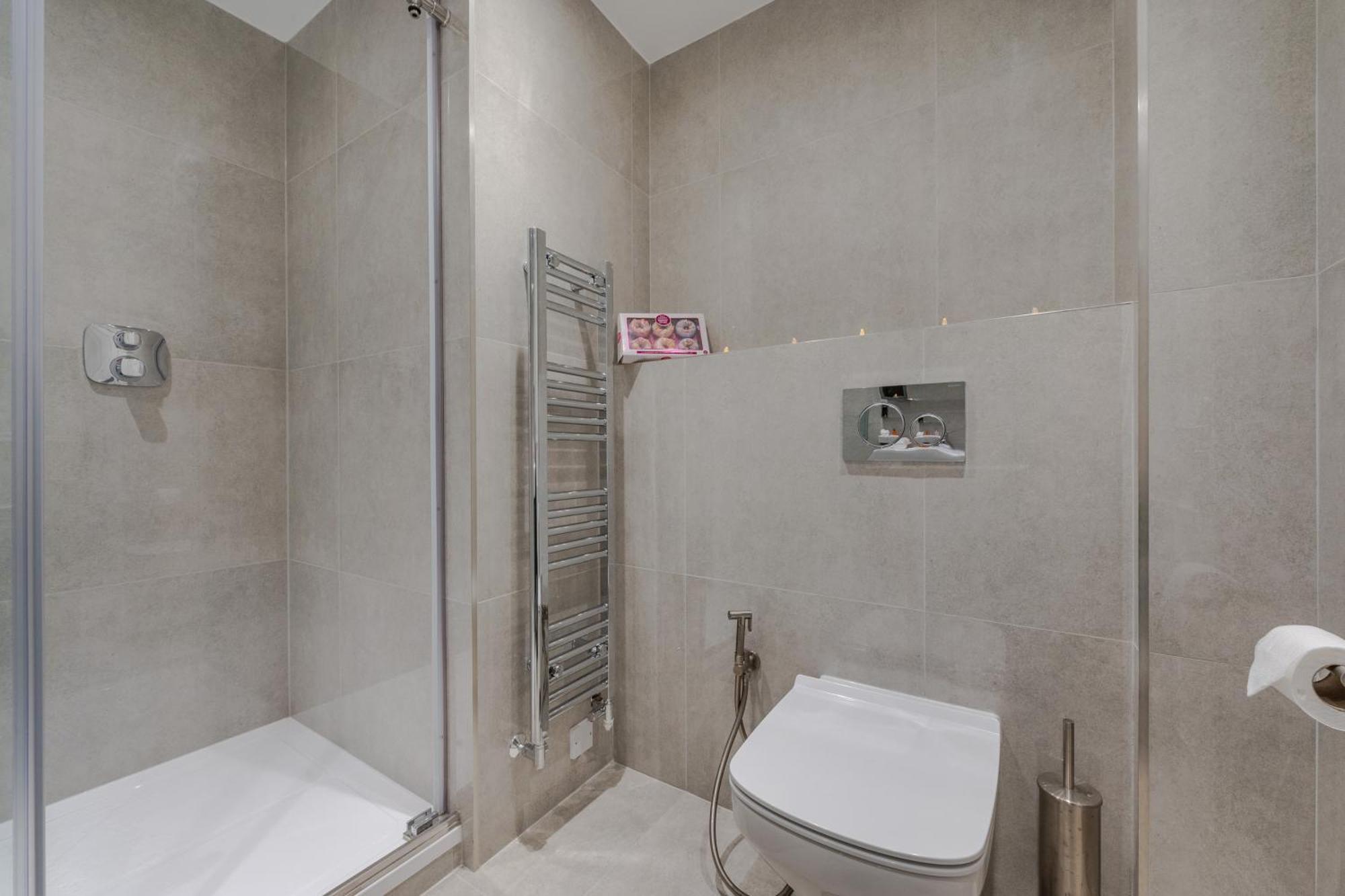 Chic 3 Bedroom 2 Bathroom Luxury Living 7hs * Londres