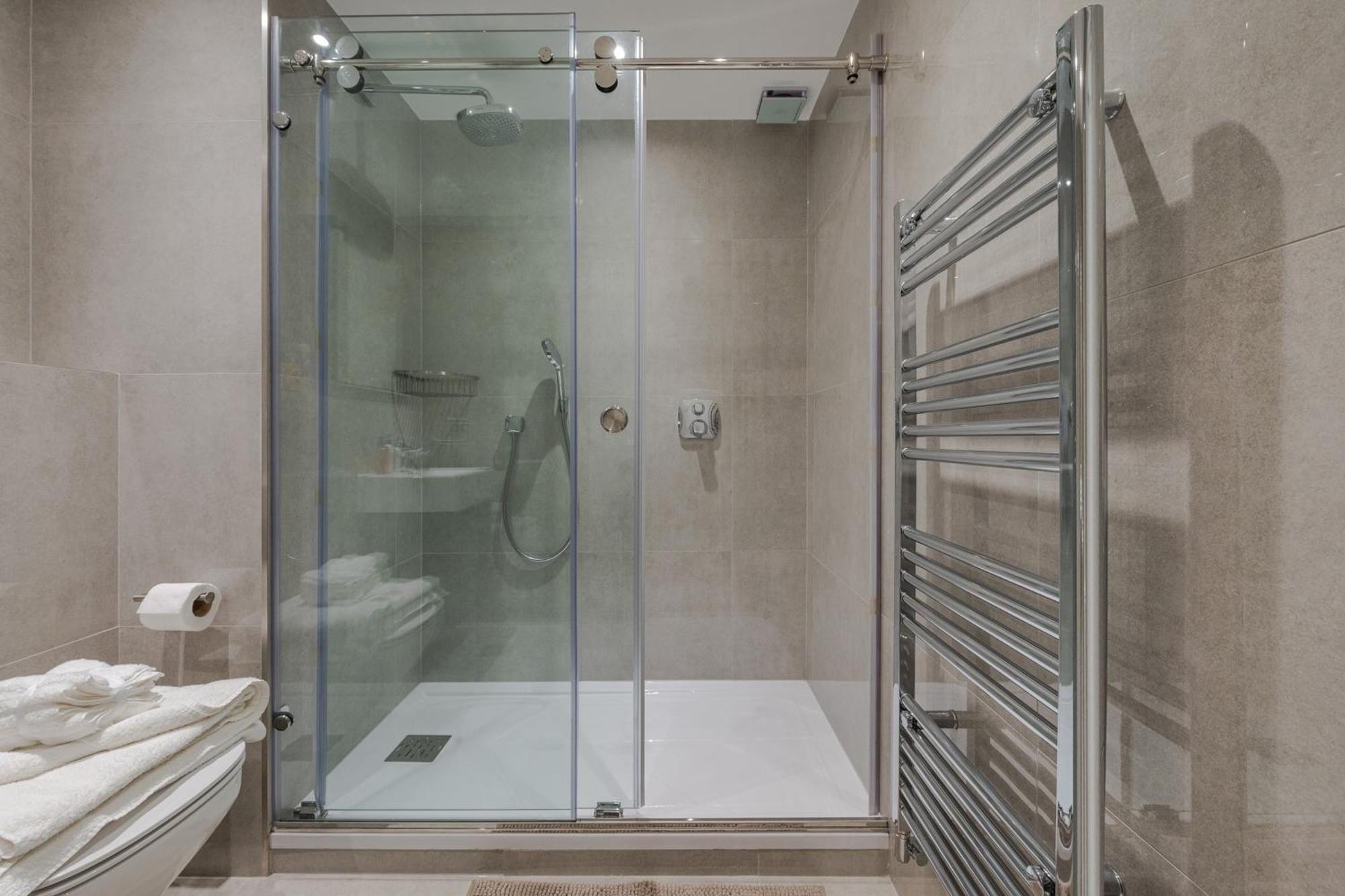 Chic 3 Bedroom 2 Bathroom Luxury Living 7hs Apartamento