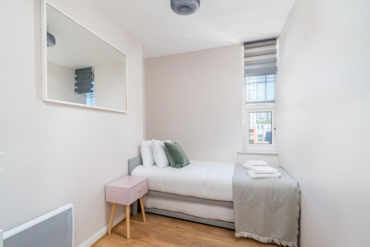 City Of Lovely Two Bedroom Appartement