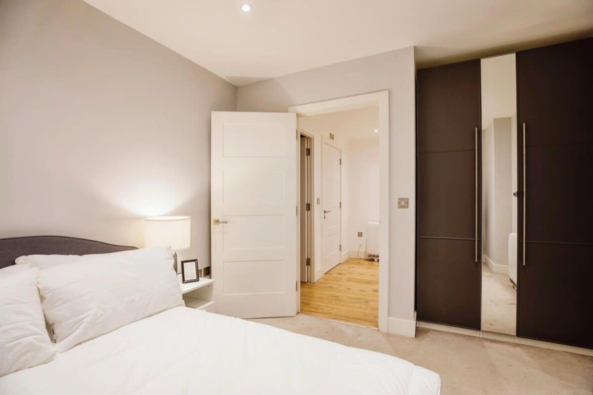Modern 2br Flat Style And Comfort Combined Appartement Londen