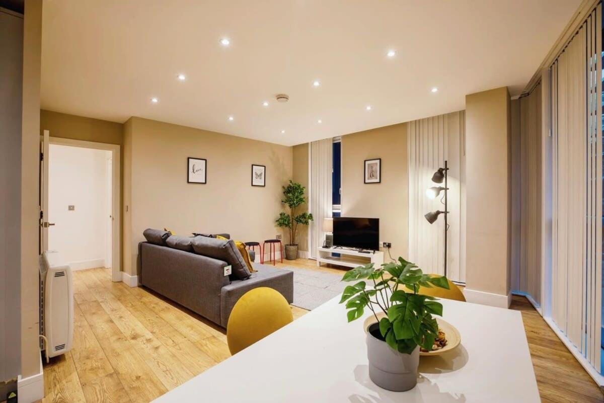 Appartement Modern 2br Flat Style And Comfort Combined Londen