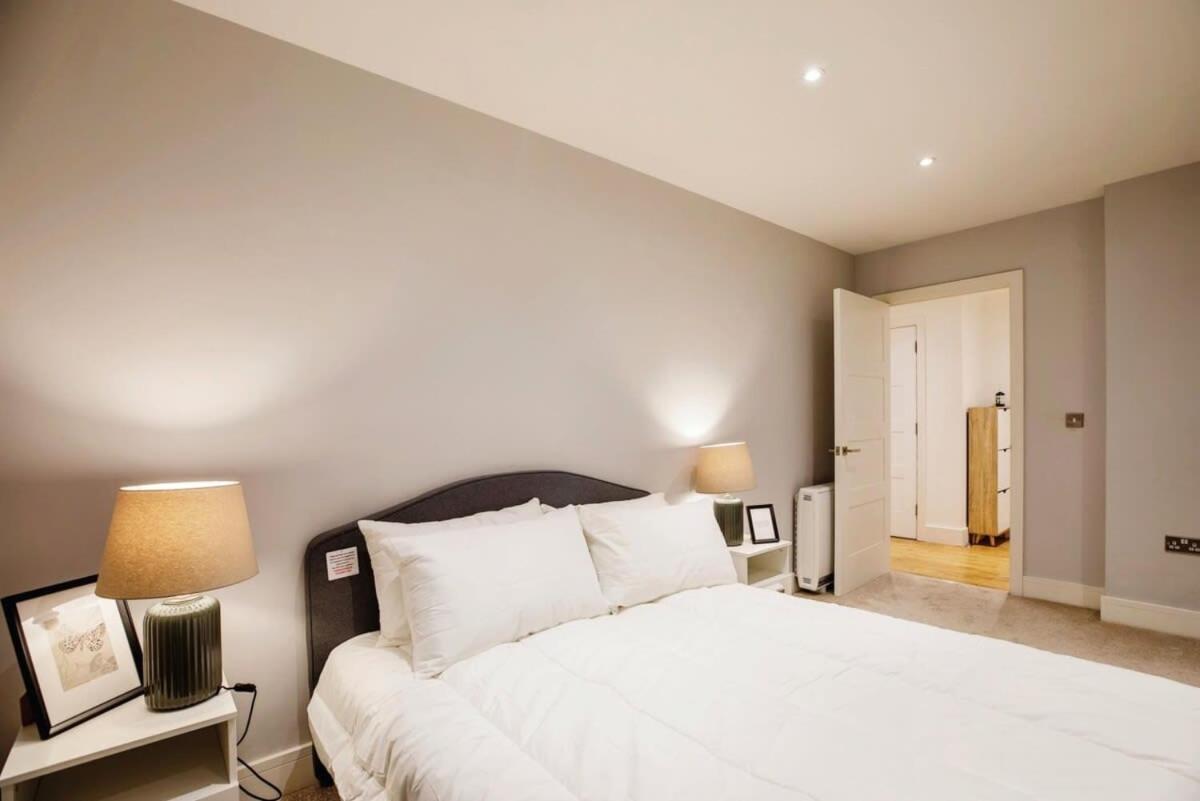 Modern 2br Flat Style And Comfort Combined * Londen
