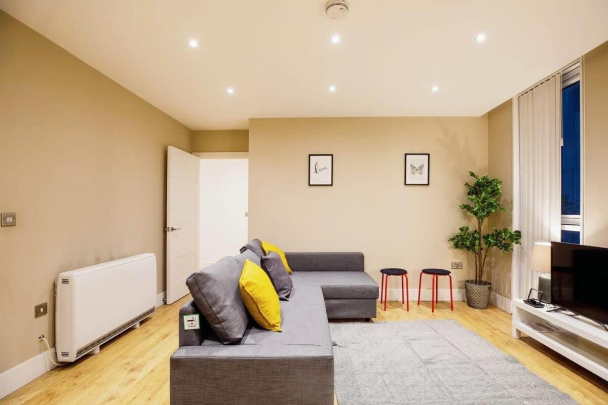 Modern 2br Flat Style And Comfort Combined Appartement
