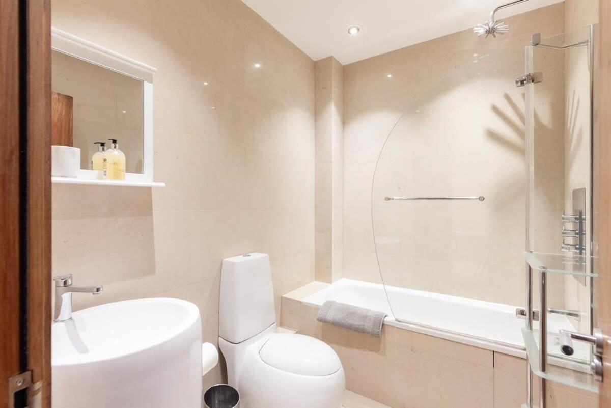 Modern And Comfortable Air-conditioned 2br Flat Apartamento *