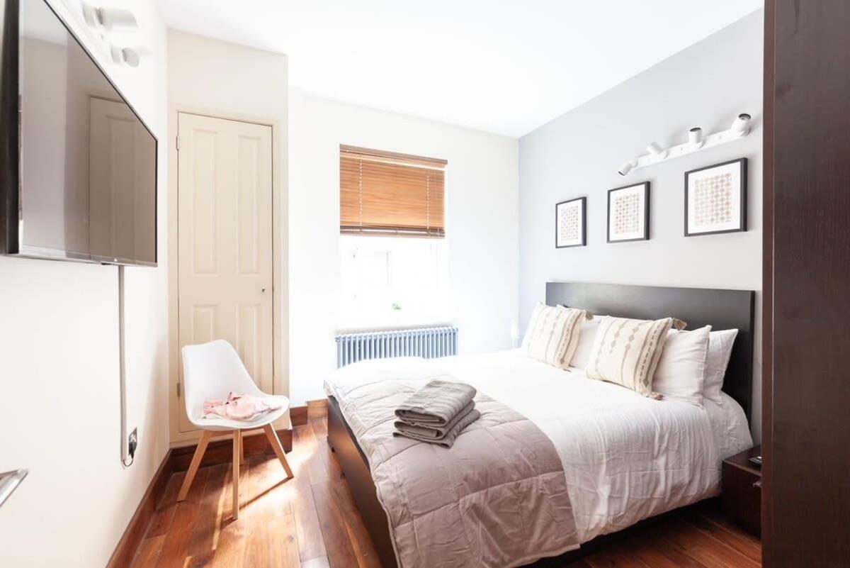 Modern And Comfortable Air-conditioned 2br Flat Londres