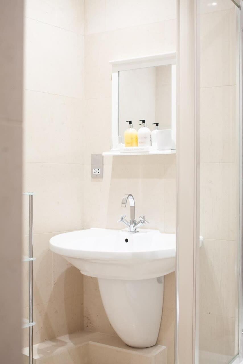 Modern And Comfortable Air-conditioned 2br Flat Apartamento *