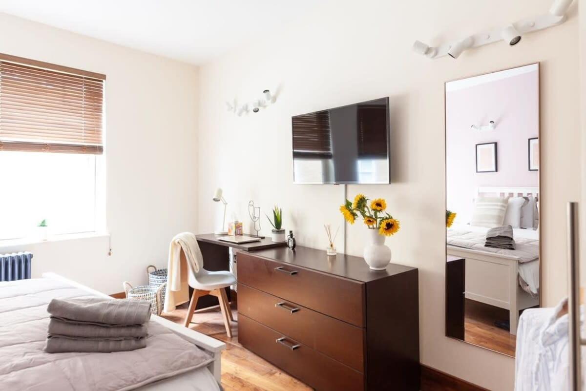 Apartamento Modern And Comfortable Air-conditioned 2br Flat Londres