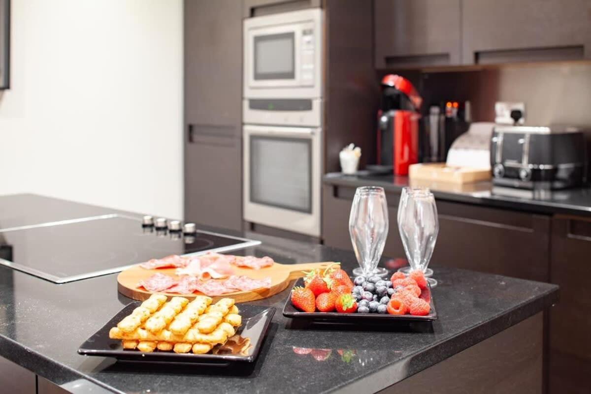 Modern And Comfortable Air-conditioned 2br Flat Londres