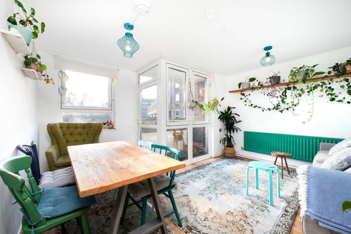 Cozy 1-bedroom Oasis With Balcony In London's Heart *