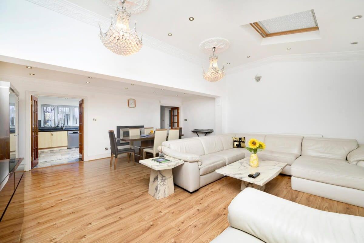 Hébergement de vacances Chic 3br - Eats And Sights Closeby