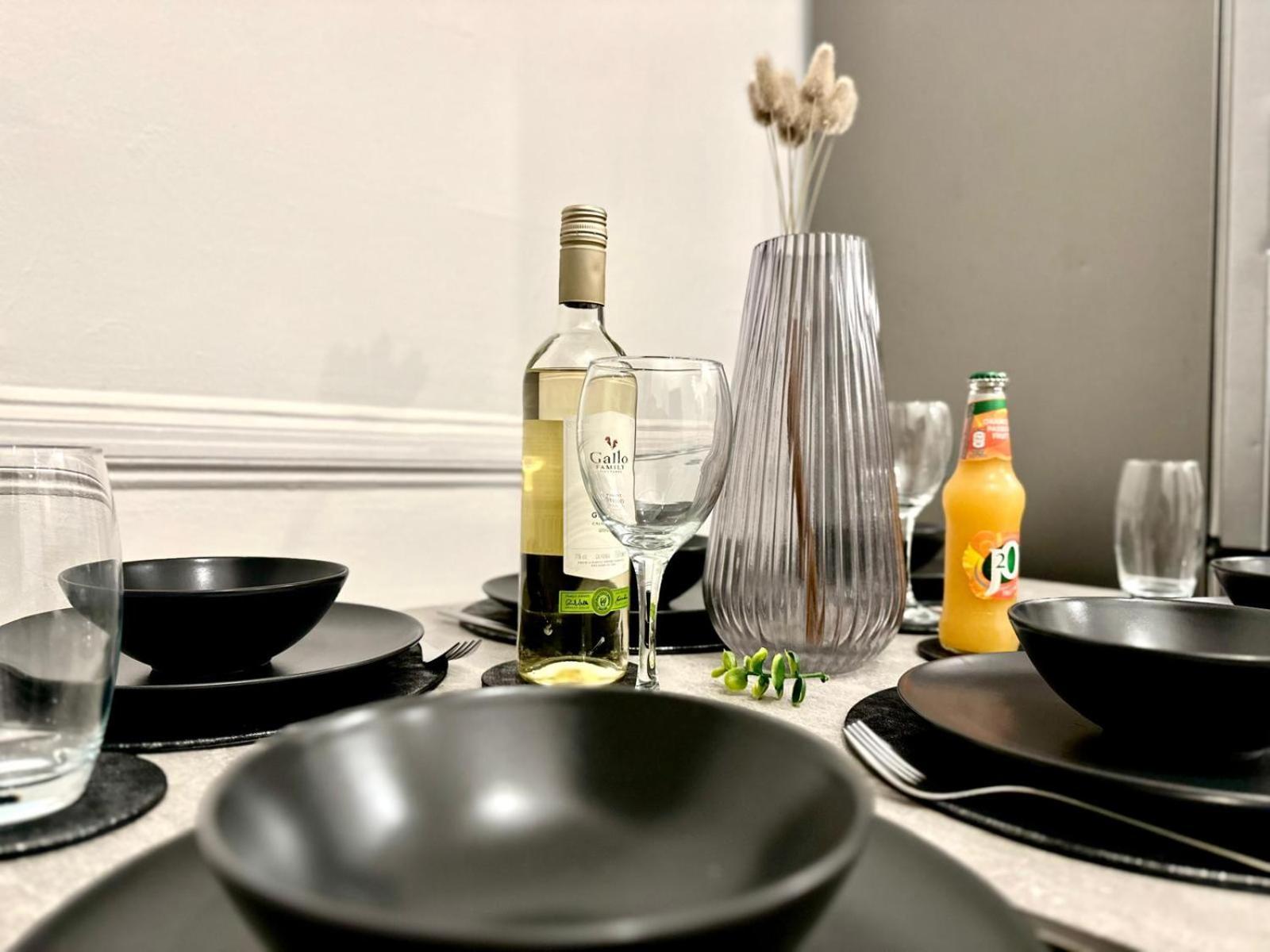 Appartement Serviced 4 Bed 2 Bath Manor Park House Londres
