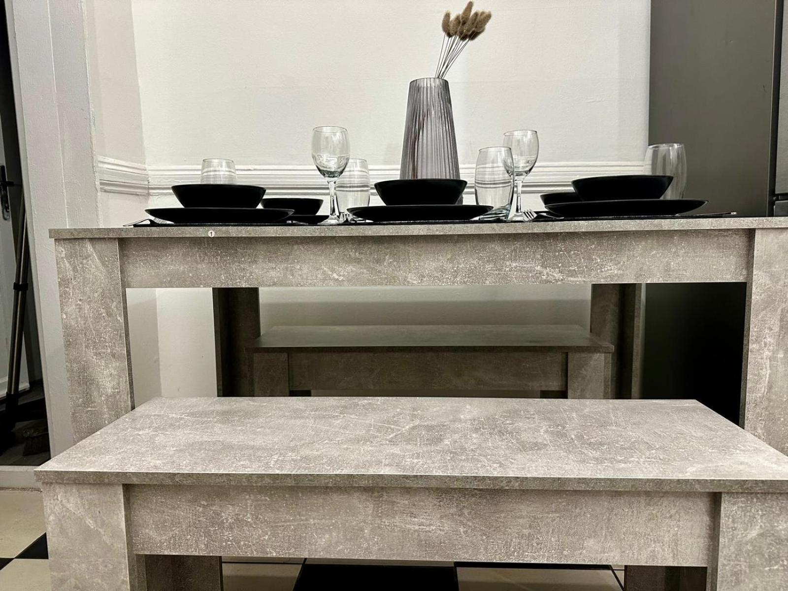 Serviced 4 Bed 2 Bath Manor Park House Appartement Londres