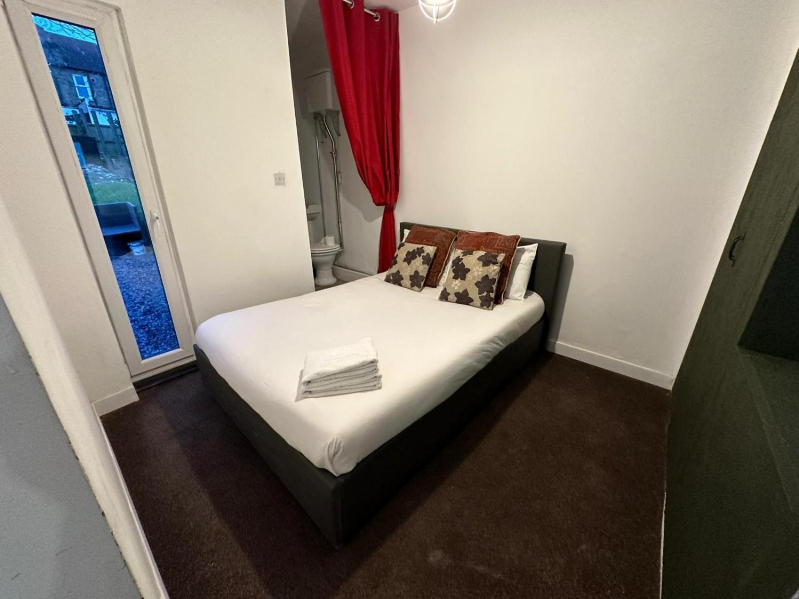 2 Bedroom Flat Wembley Londres