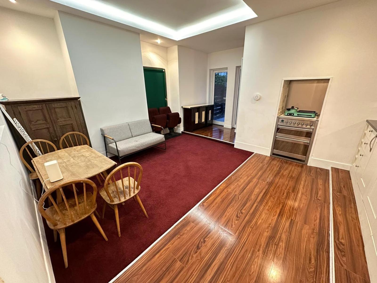 2 Bedroom Flat Wembley Apartamento *