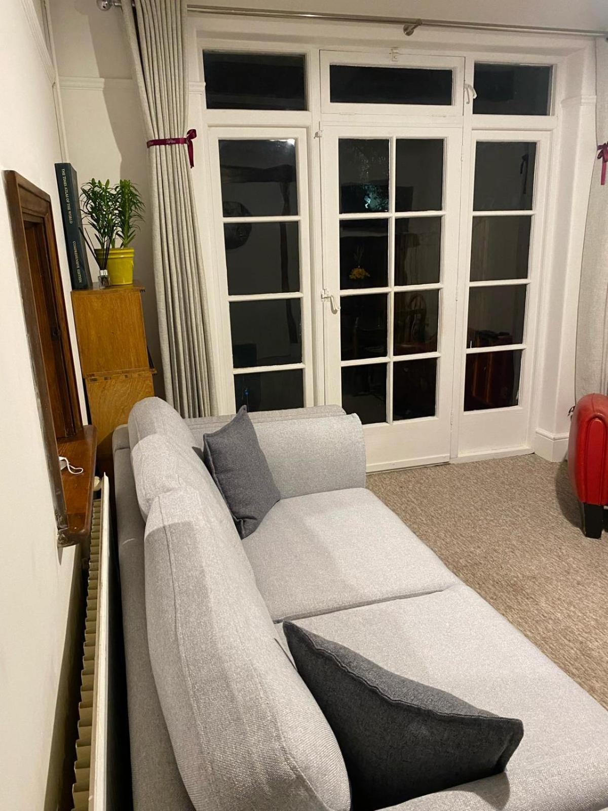 Appartement Spacious, Parkside 3.5bed House, Great Access! Londen