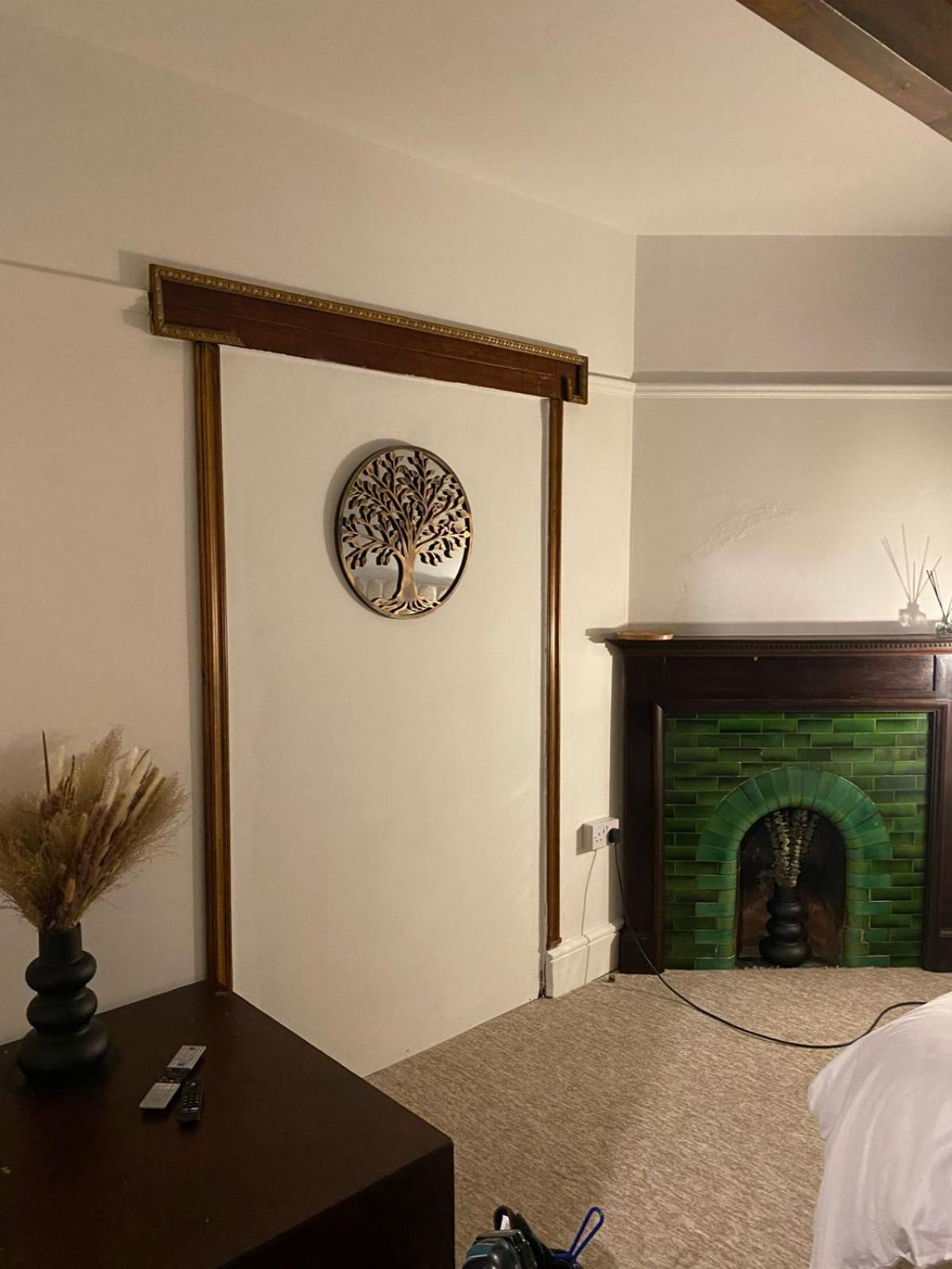 Spacious, Parkside 3.5bed House, Great Access! * Londen