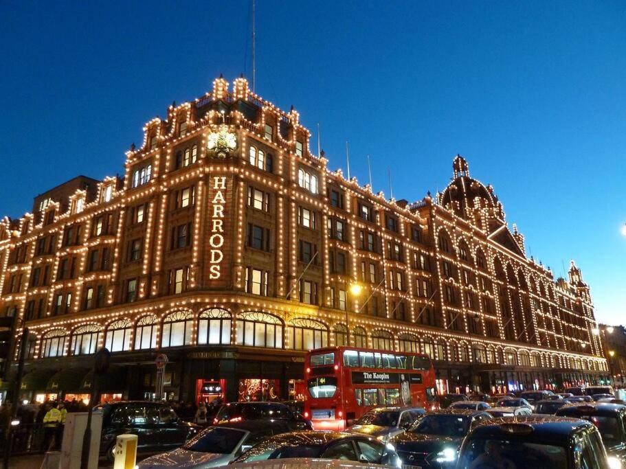 Apartment 2 Bed / 2 Bath Versace In Knightsbridge