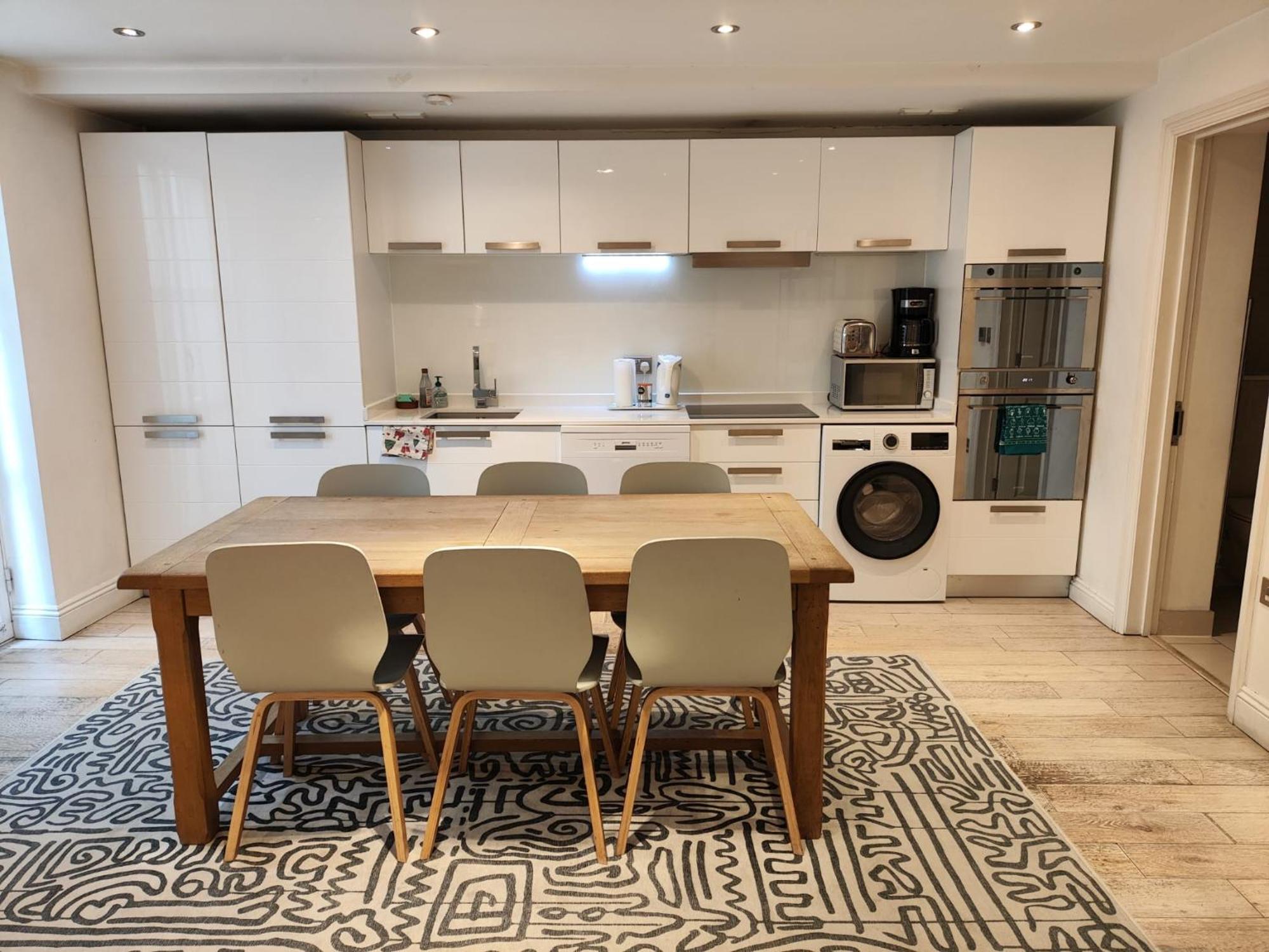 2/3 Bedroom Flat, Chelsea Free Parking Appartement *