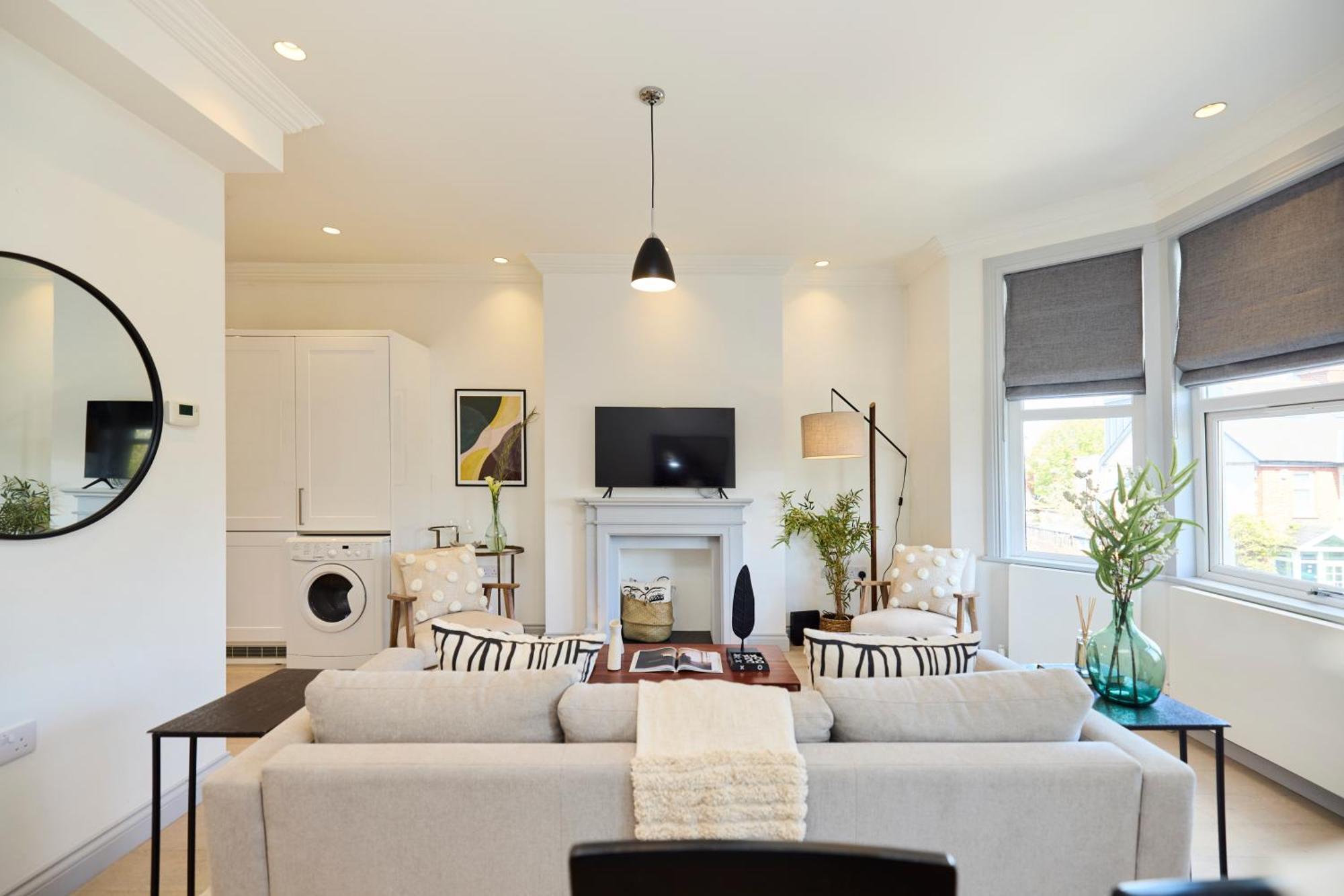 The Leghorn Quarters - Modern 3bdr With Balcony Apartamento