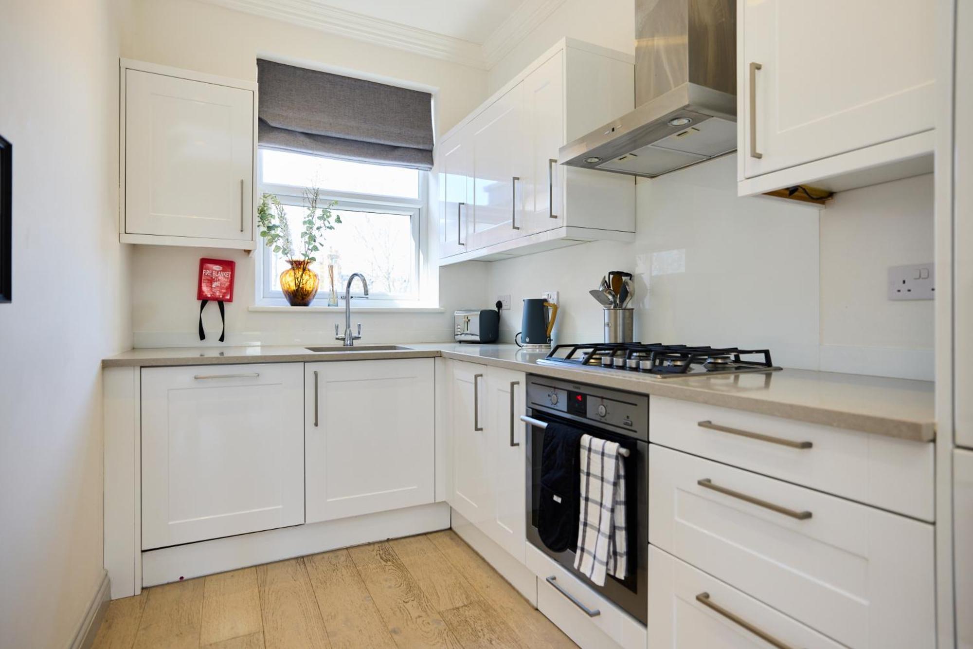 The Leghorn Quarters - Modern 3bdr With Balcony *