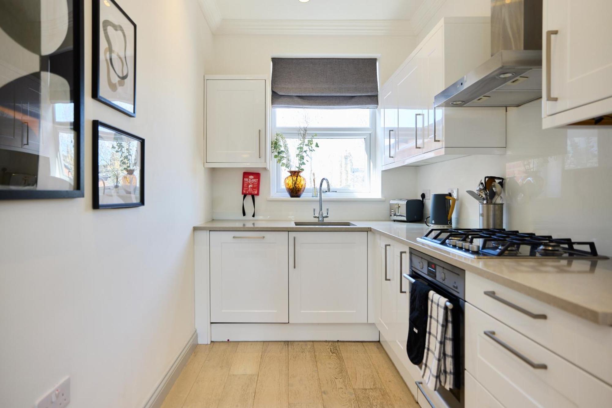 The Leghorn Quarters - Modern 3bdr With Balcony *