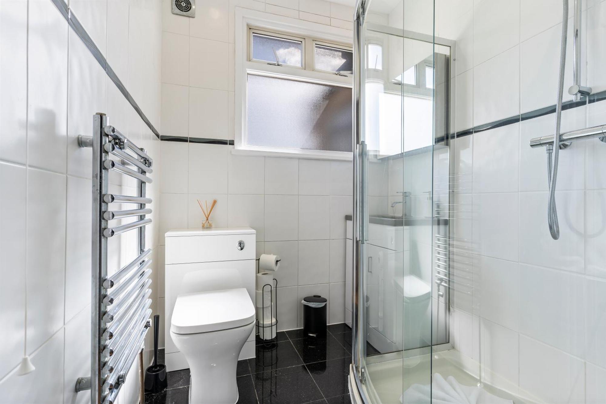 Heart Of Acton - Perfect For Large Groups Apartamento Londres