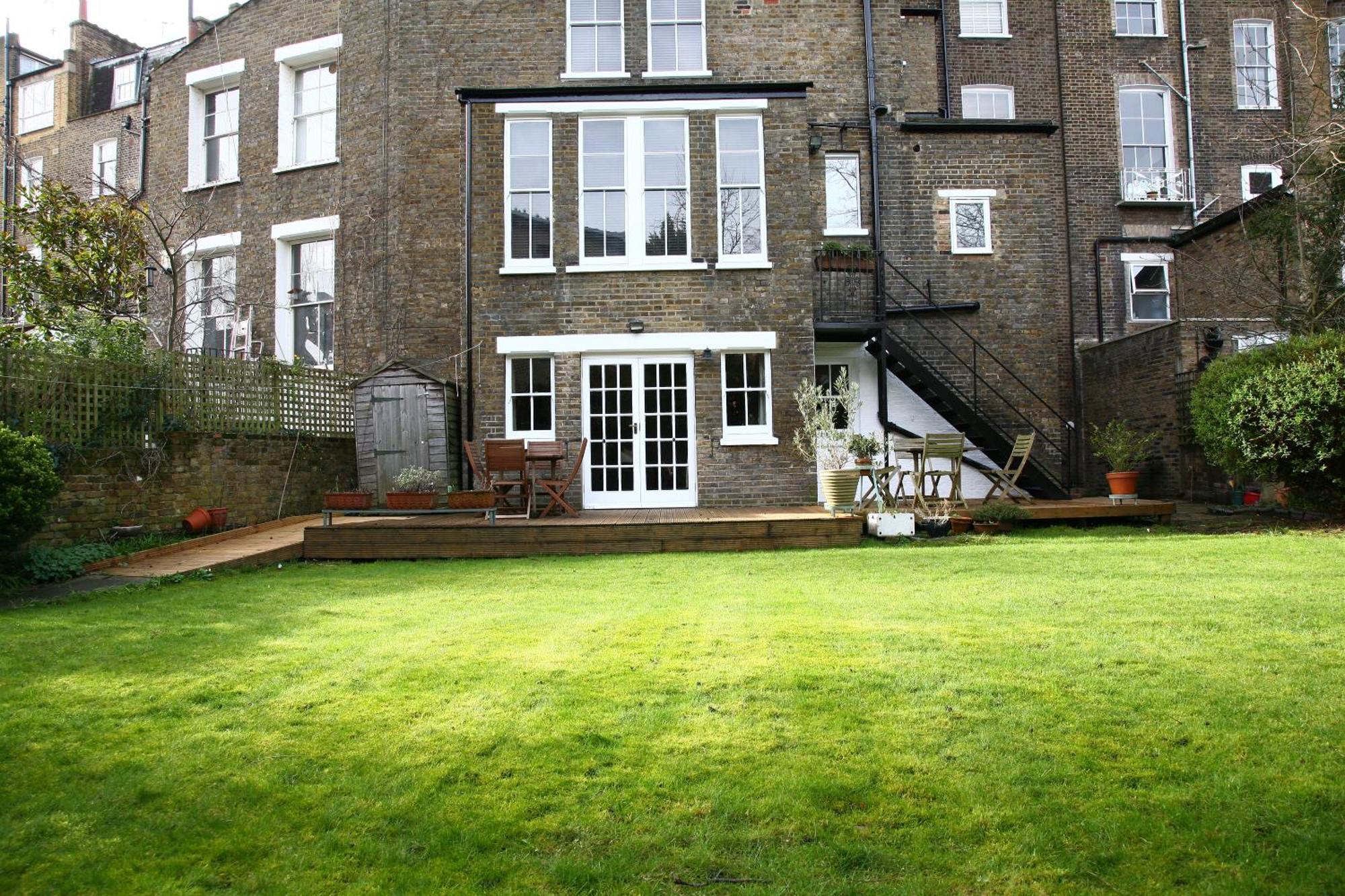 Garden Flat In A Quiet Camden Spot Apartment *