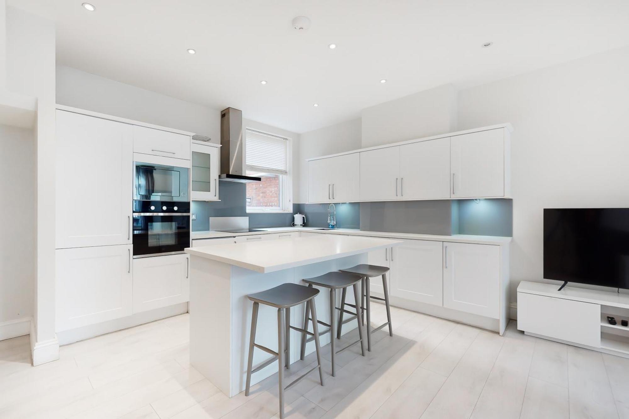 Modern 3 Bed In Hampstead