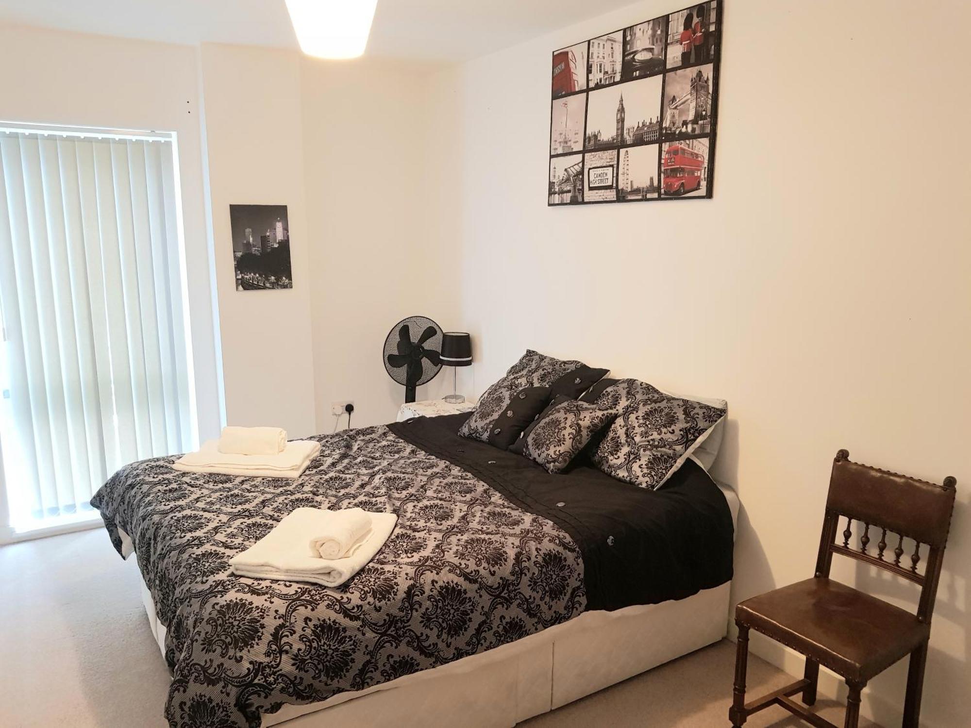 Apartment London's Calling Too *