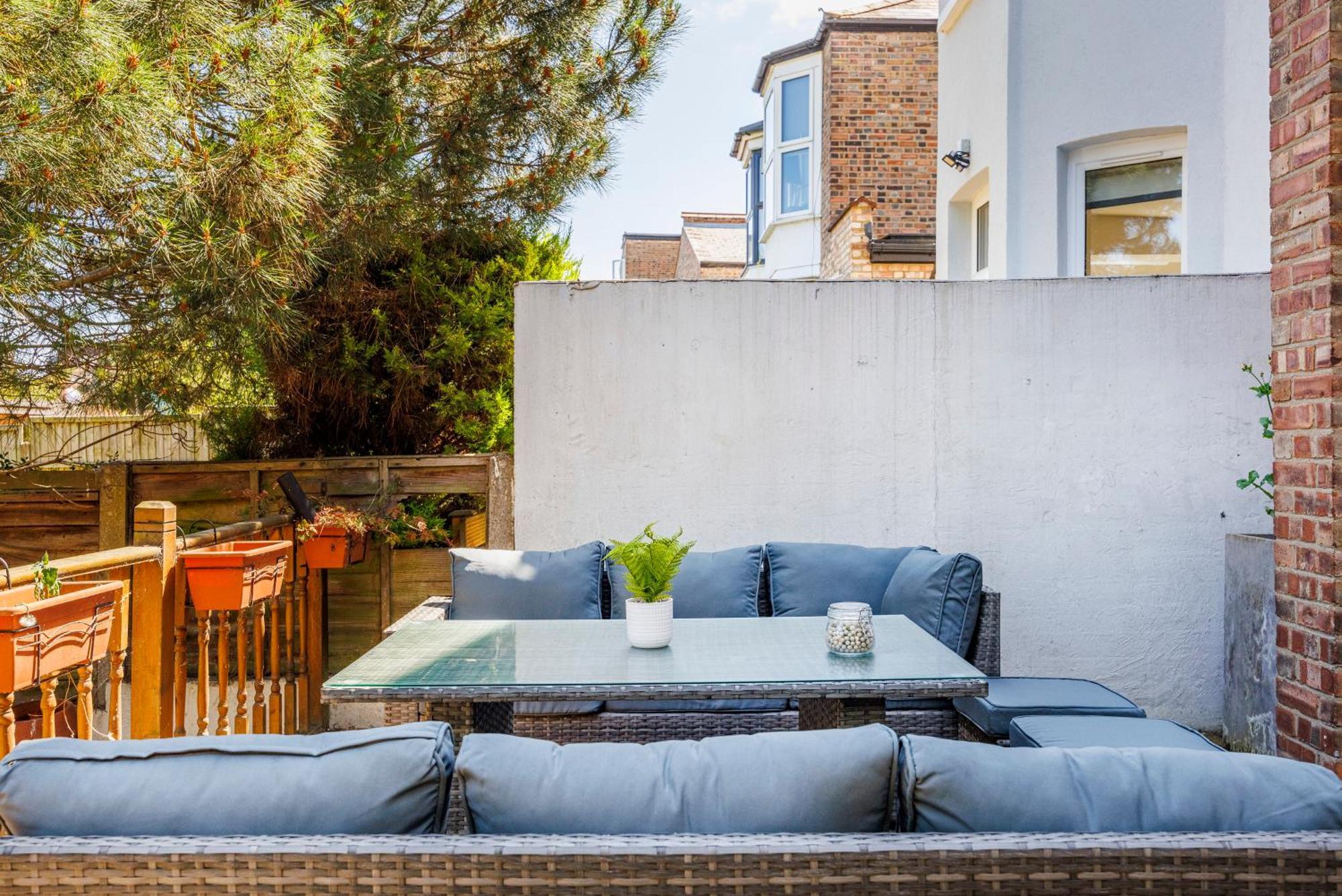 Casa de Férias 6 Bedroom House By Av Acton Sleeps 11 Free Parking Londres