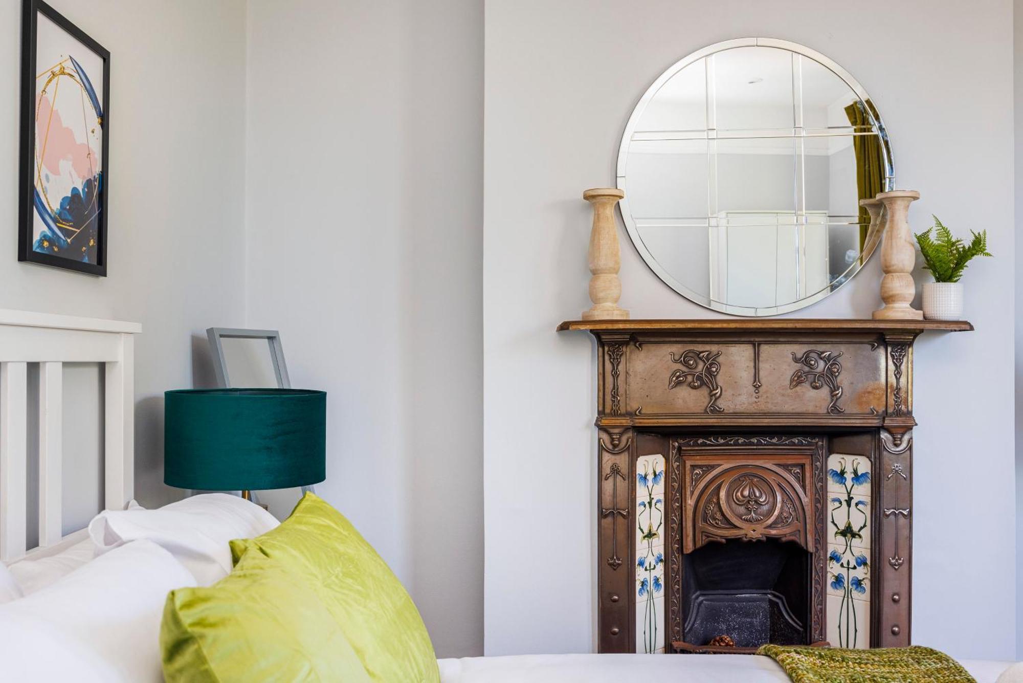 Casa de Férias 6 Bedroom House By Av Acton Sleeps 11 Free Parking *