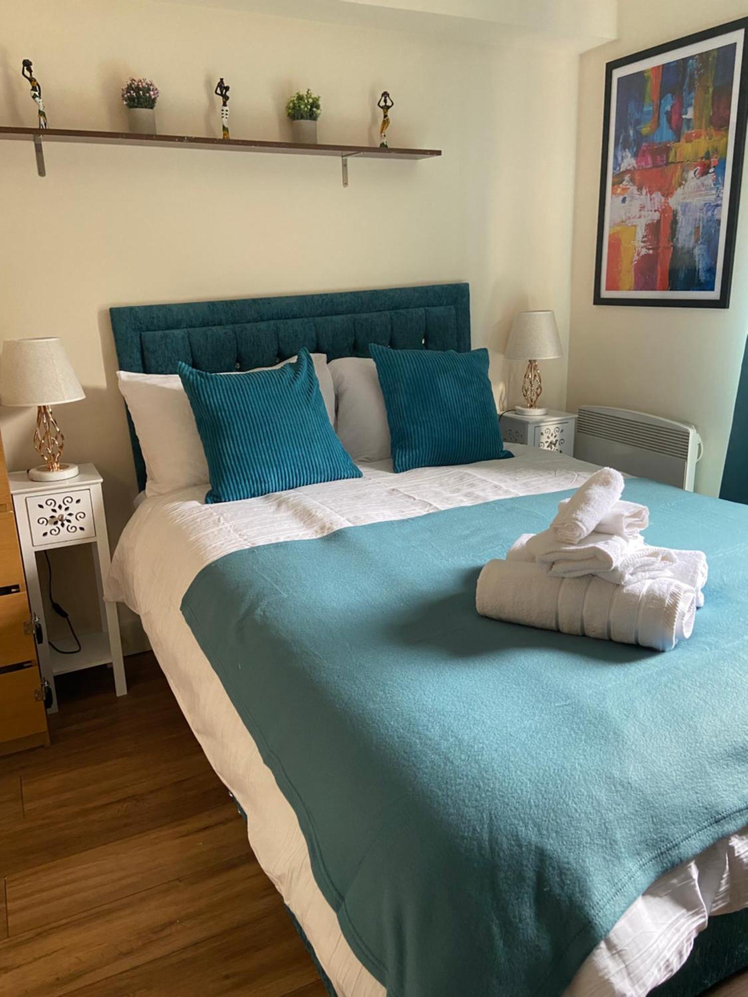Apartamento Beautiful 2 Bed Waterfront With Parking Perfect For Canary Wharf - 2 Bed 2 Bath With High Speed Wifi And Netflix And Parking *
