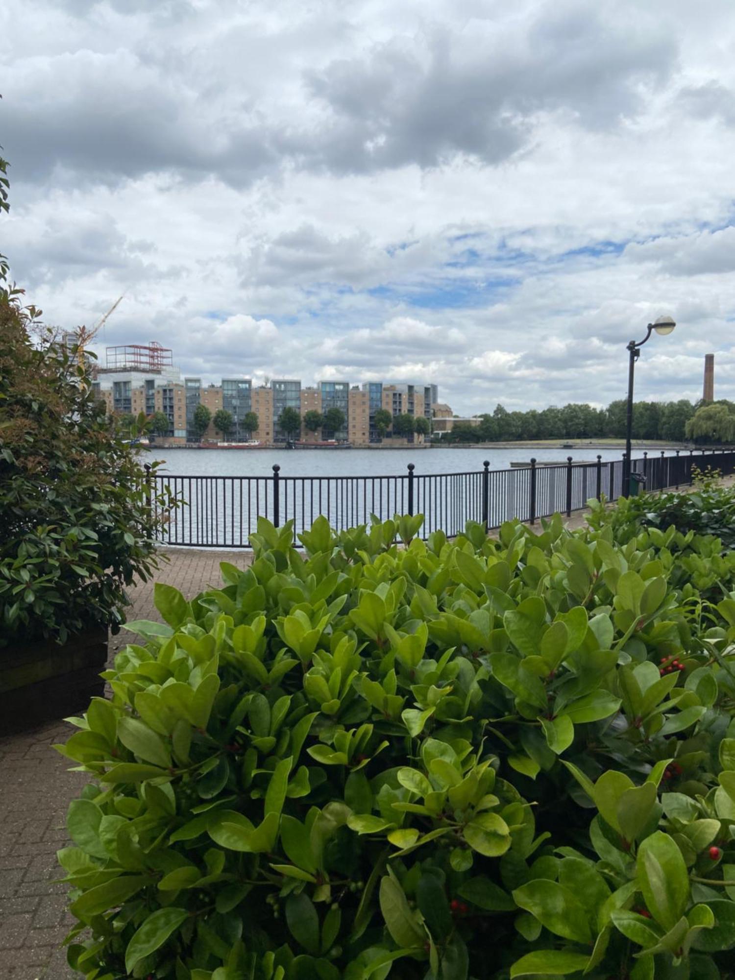 Apartamento Beautiful 2 Bed Waterfront With Parking Perfect For Canary Wharf - 2 Bed 2 Bath With High Speed Wifi And Netflix And Parking