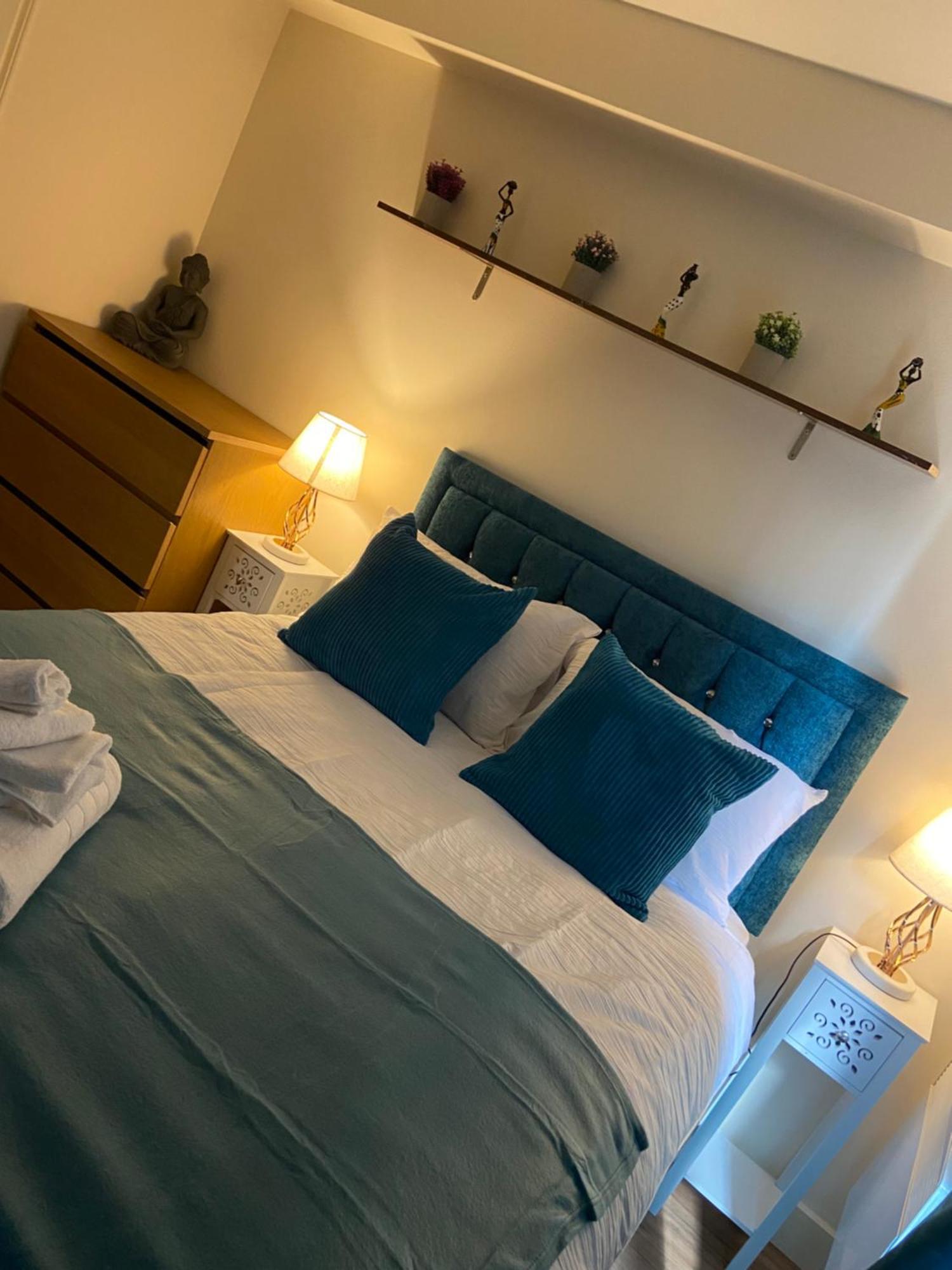 Apartamento Beautiful 2 Bed Waterfront With Parking Perfect For Canary Wharf - 2 Bed 2 Bath With High Speed Wifi And Netflix And Parking Londres